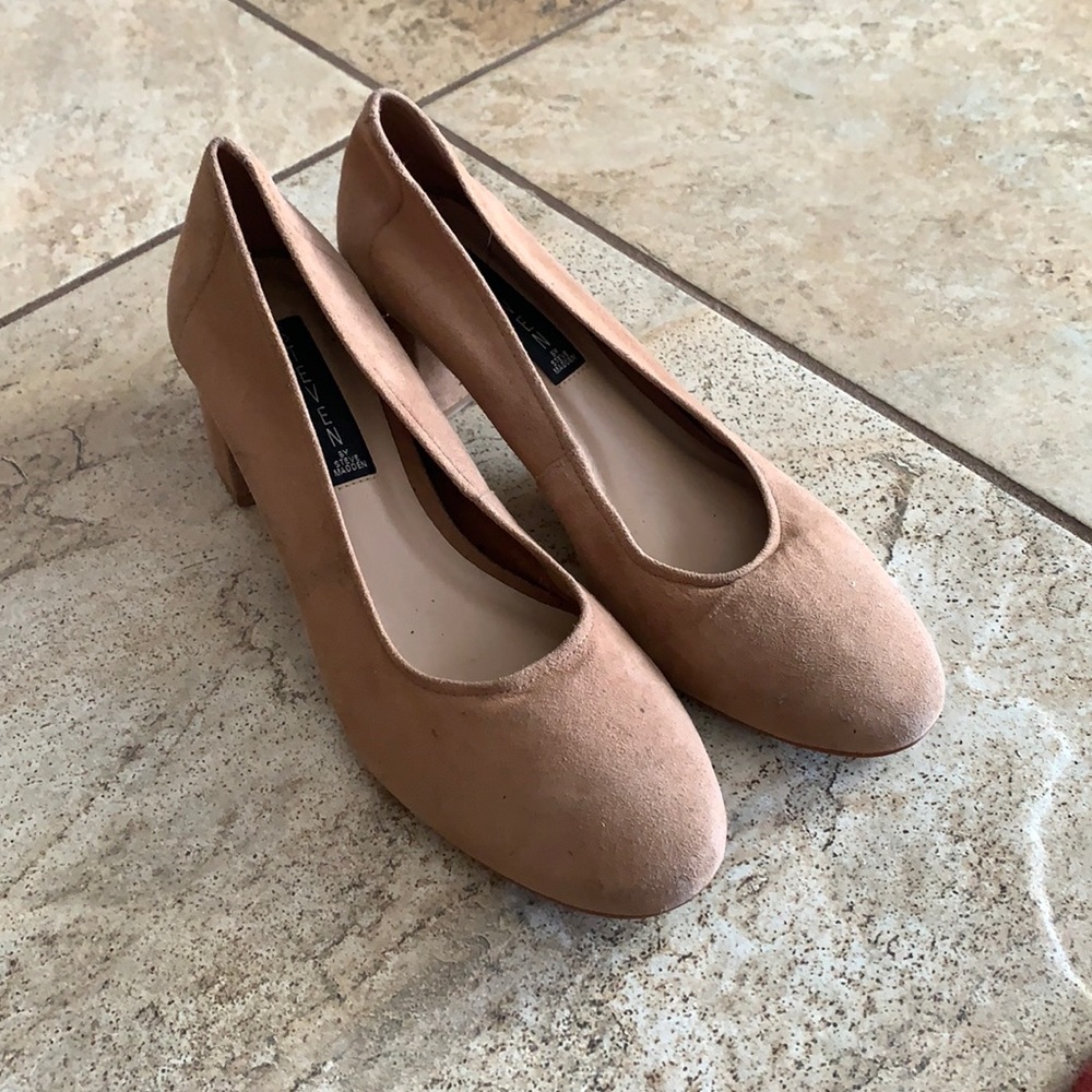 Low Pumps by Steve Madden